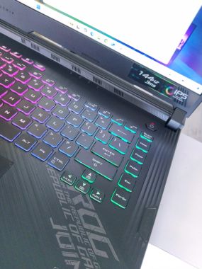 Asus R0G Strix G512LV i7 10870H | 16GB | 512GB | RTX2060 | 15.6