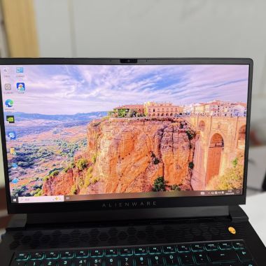 ( Like New) Alienware M15 R6 i7-11800H | 16G | 512G | RTX3050TI 4G | 15.6” FHD | 165Hz | Win11