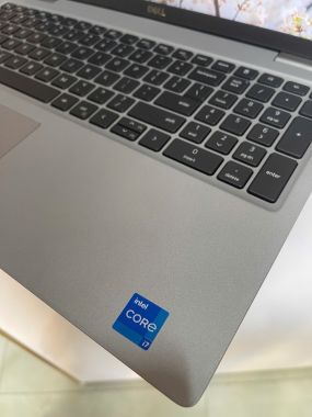 [ Likw new] Dell latitude 5530，Intel Core i7-1270/ RAM 8G / SSD 256G NVMe /màn 15.6