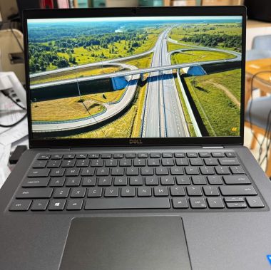 [Like New]Dell latitude 7330 / Intel Core i5-1235U /  Ram 16G /  SSD 256G /Card tích hợp Intel Iris Xe Graphics /Màn hình 13.3