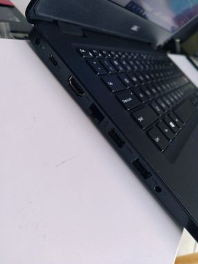 DELL LATITUDE 3400 i5-8145U | 8GB | 240GB | 14