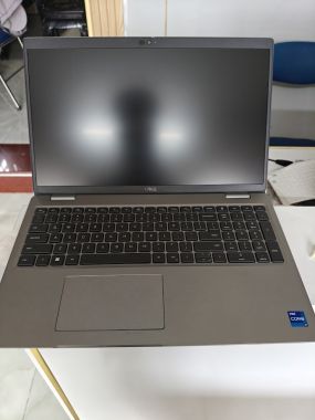 DELL LATITUDE 5531 I7-12850H 16G DDR5 SSD 1TB 15.6