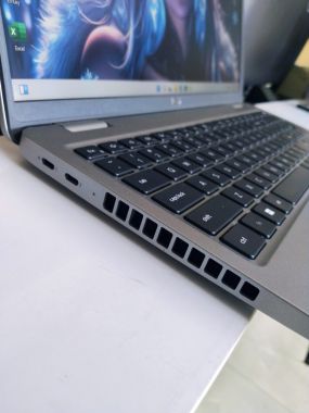 DELL LATITUDE 5540 | i7-1365U | 8GB | 256GB | 15.6