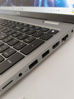 DELL LATITUDE 5540 | i7-1365U | 8GB | 256GB | 15.6