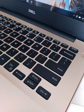 DELL INSPIRON 14 5488 | i5-8265U | 8GB | 256GB | 14